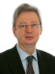 Non c’è democrazia senza tutela dei diritti umani: intervista a Felice Casson